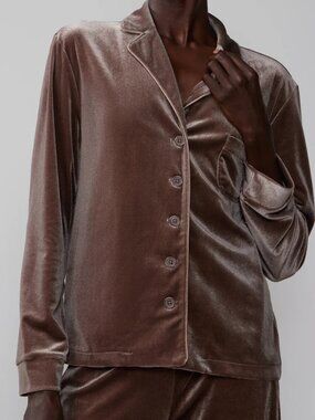 NY&C New York & Company sz M Taupe Velour Velvet Blouse Top Button Down Shirt